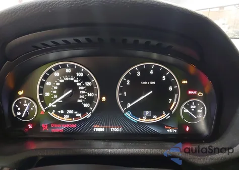 2016 BMW X3 xDrive28I z USA, uszkodzony, nr VIN 5UXWX9C59G0D93896